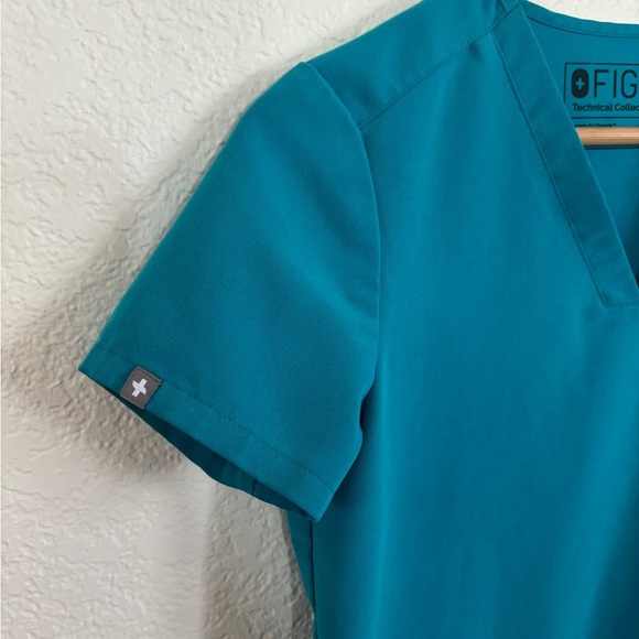 Figs Teal V-Neck Short Sleeve Top - Picture 2 of 12